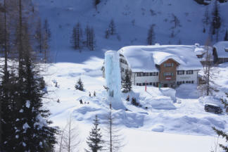 Erreichbar mit Schneemobil oder Zubringer